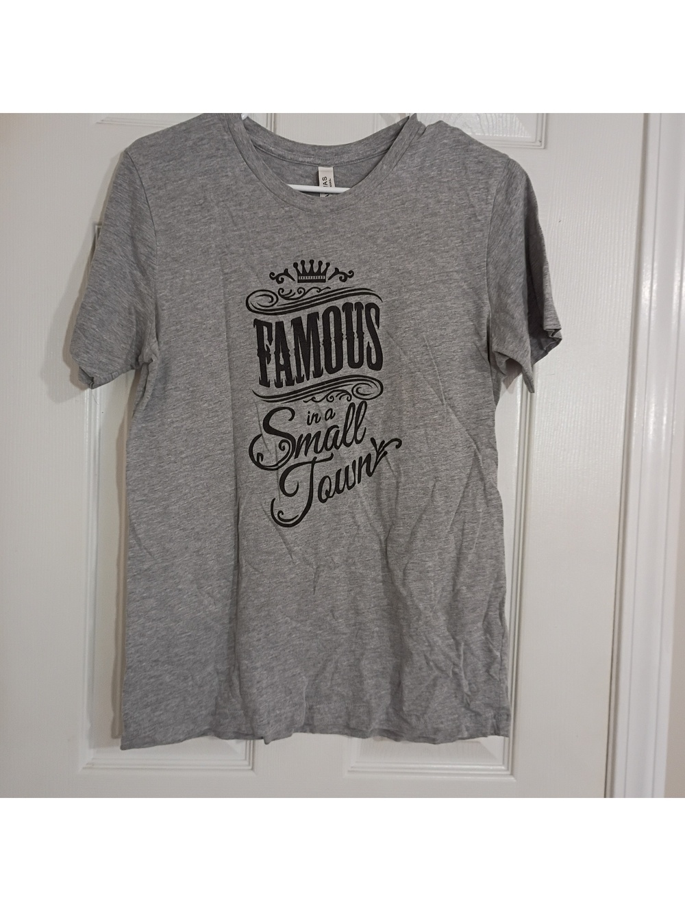 Canvas Gray 'Famous in a Small Town' Graphic T-Shirt Medium